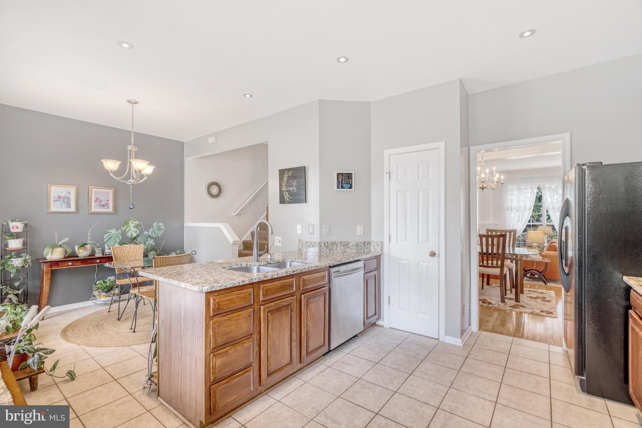 LOWES ISLAND/CASCADES - Residential