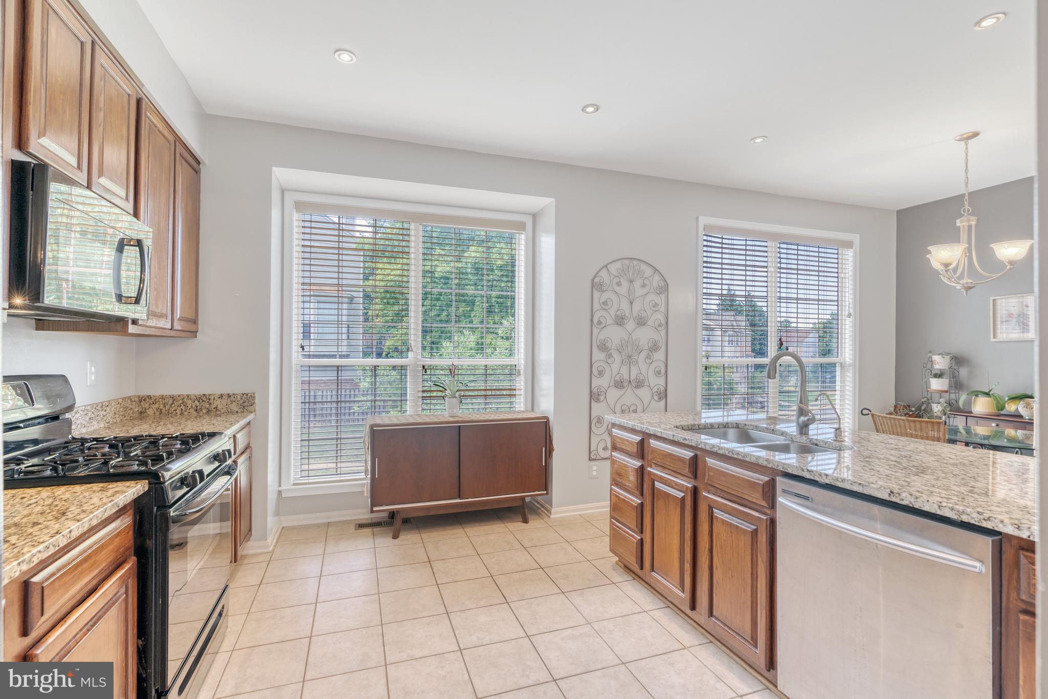 LOWES ISLAND/CASCADES - Residential