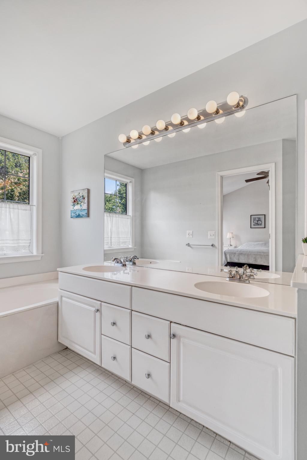 LOWES ISLAND/CASCADES - Residential