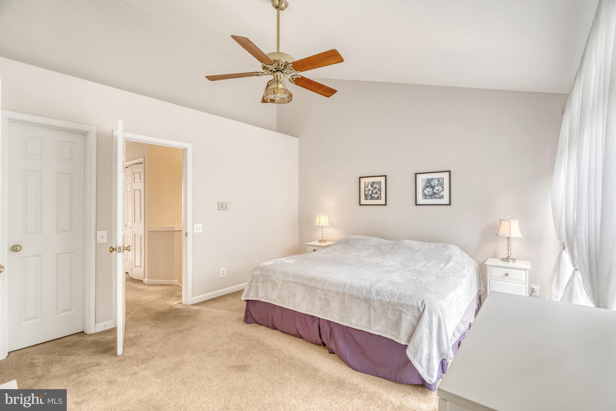 LOWES ISLAND/CASCADES - Residential