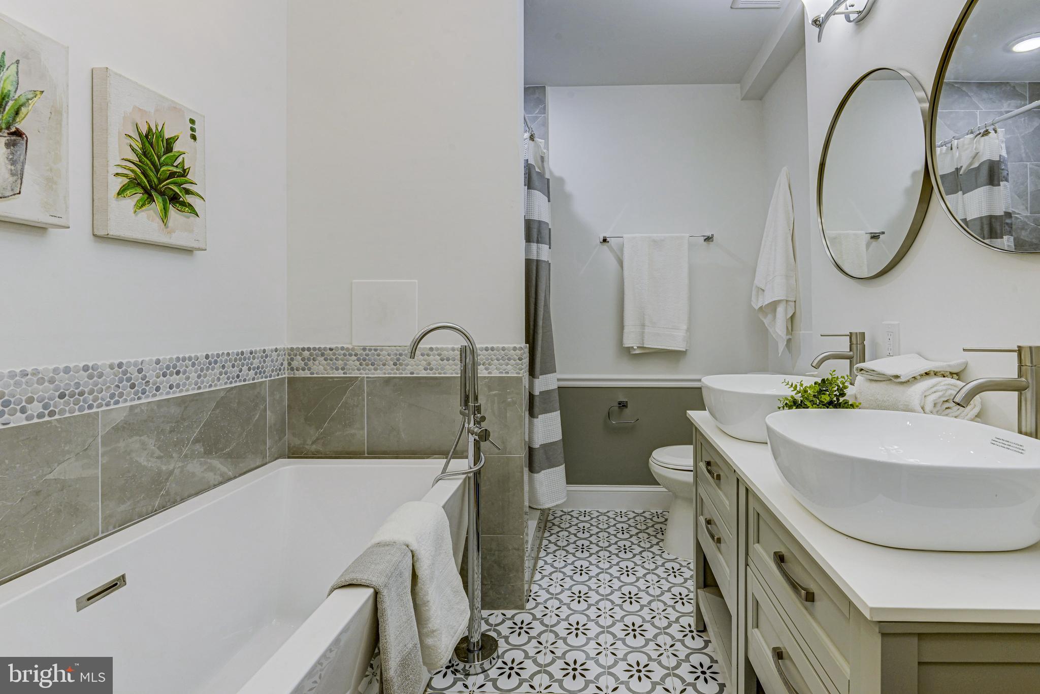 HAMPDEN HISTORIC DISTRICT - Residential