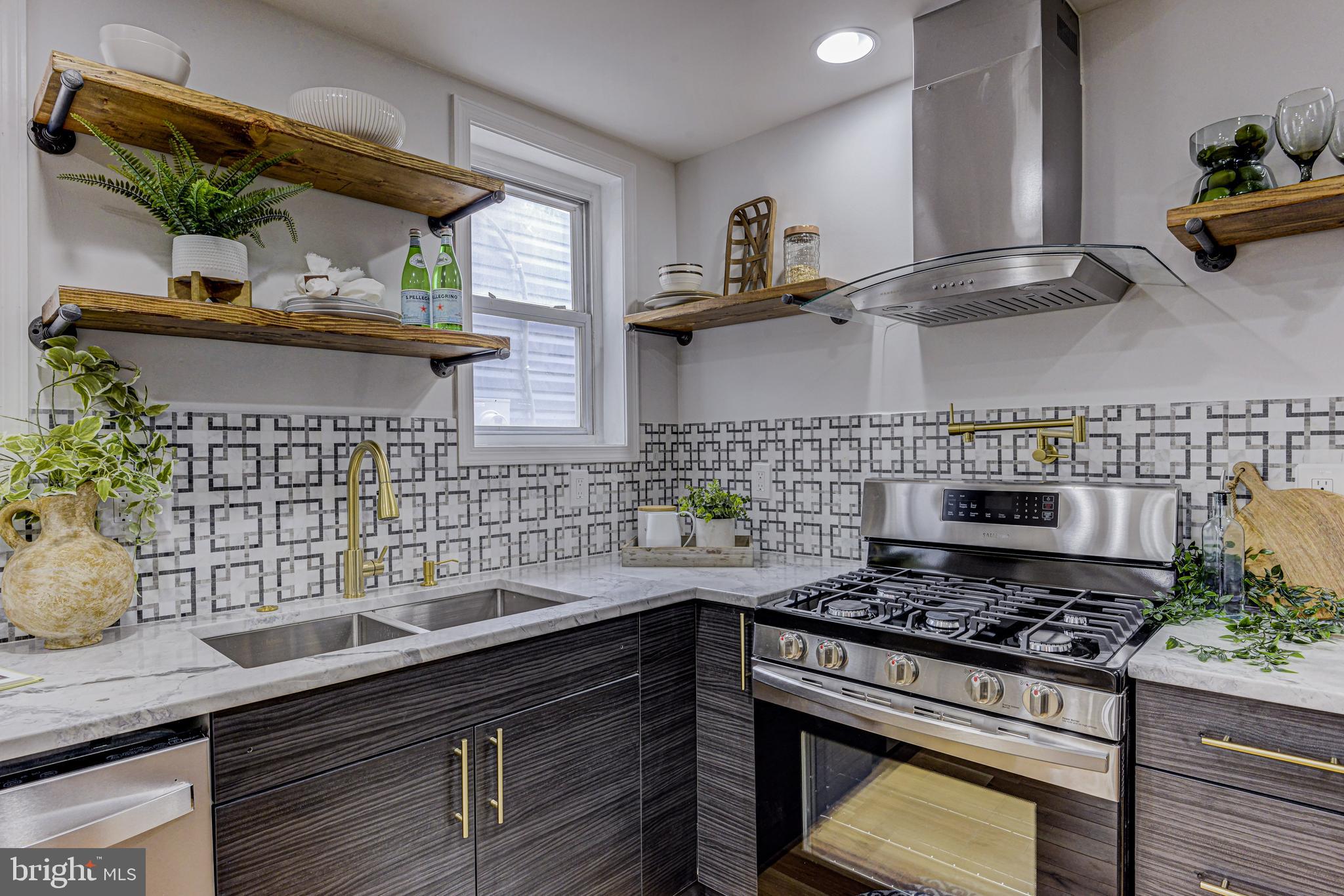 HAMPDEN HISTORIC DISTRICT - Residential