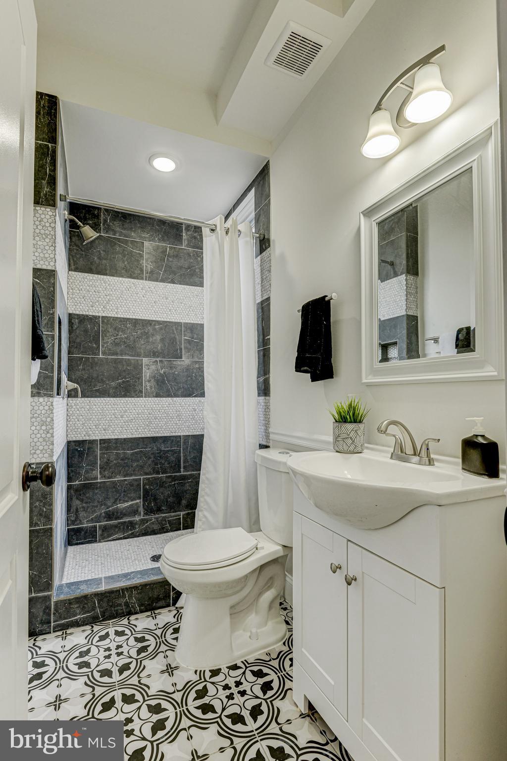 HAMPDEN HISTORIC DISTRICT - Residential