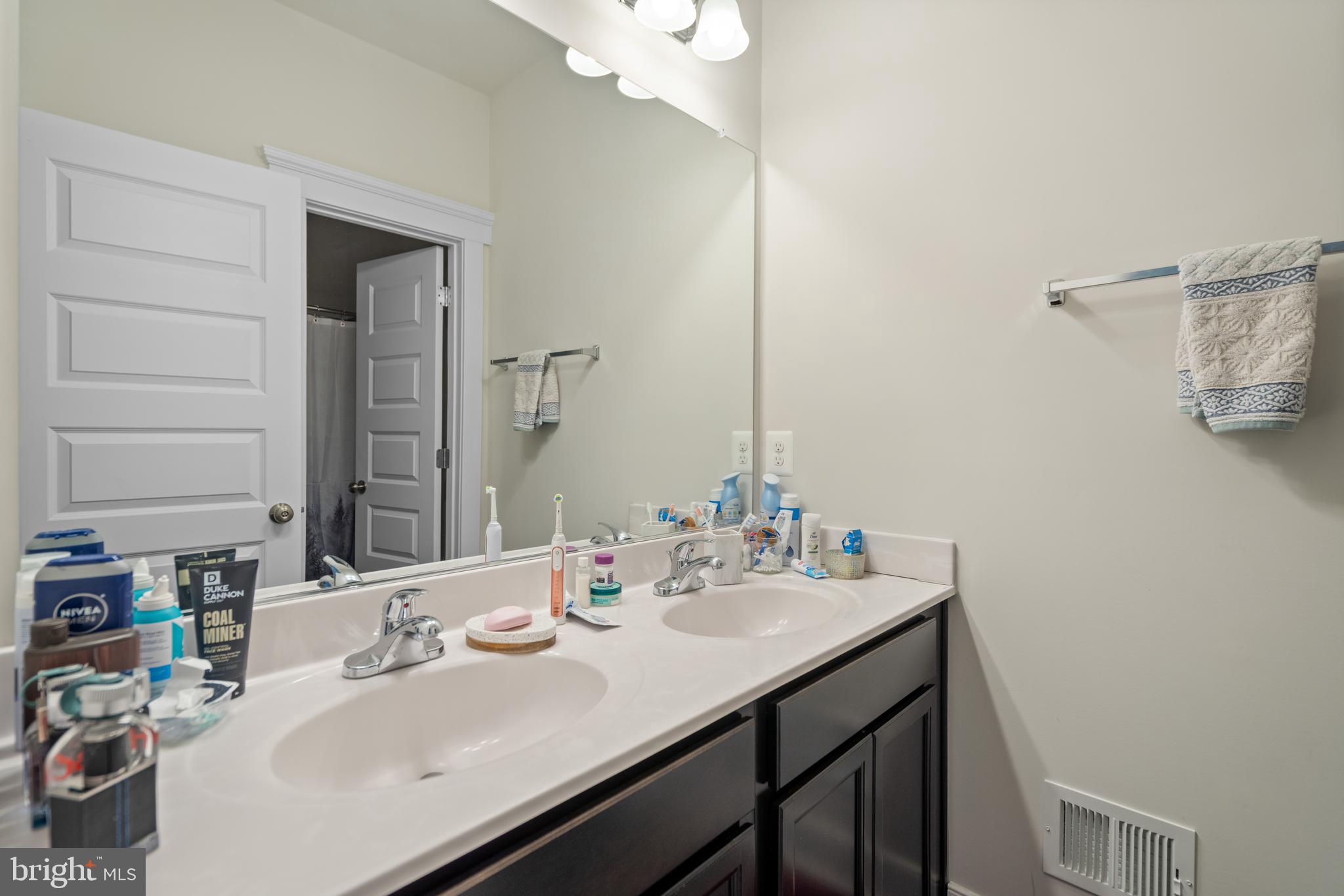 UNKNOWN - Residential Lease