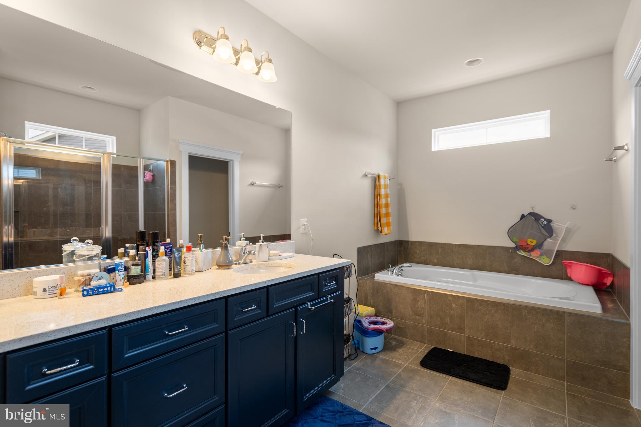 UNKNOWN - Residential Lease