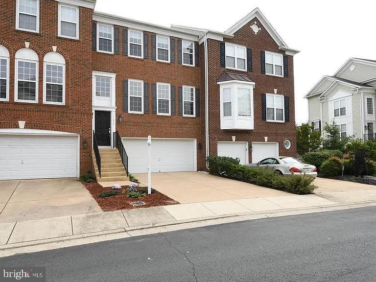 LOUDOUN PARKWAY CENTER - Residential Lease