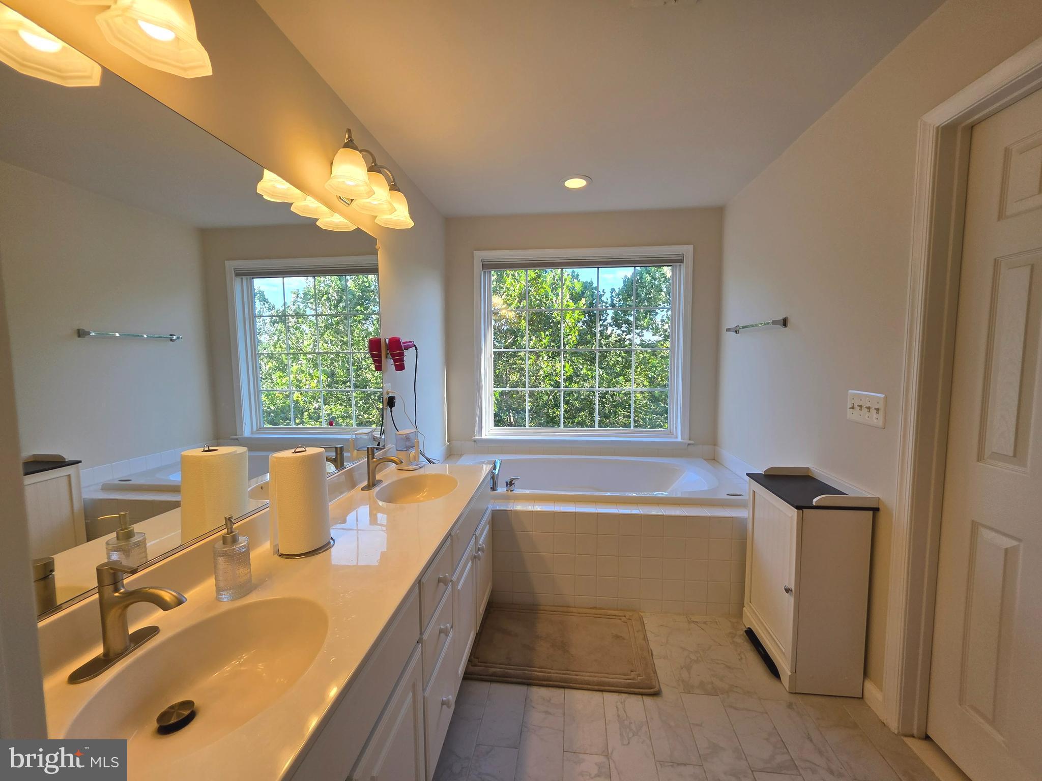 LOUDOUN PARKWAY CENTER - Residential Lease