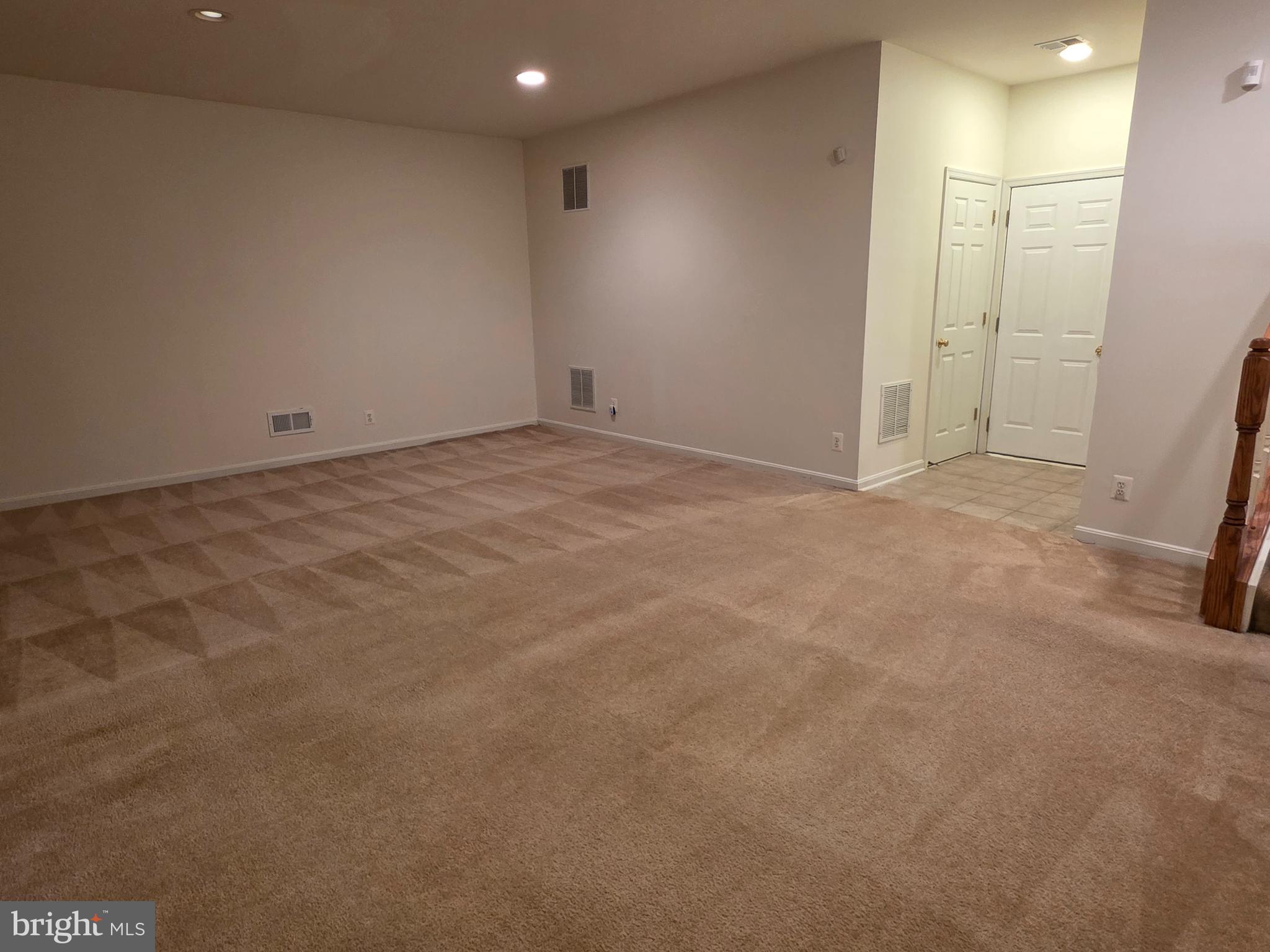 LOUDOUN PARKWAY CENTER - Residential Lease