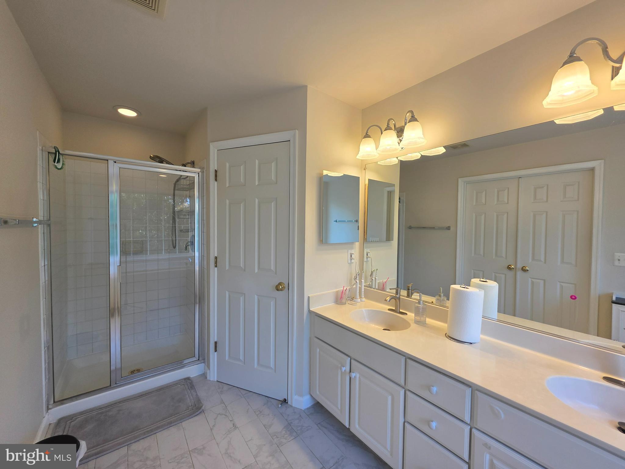 LOUDOUN PARKWAY CENTER - Residential Lease