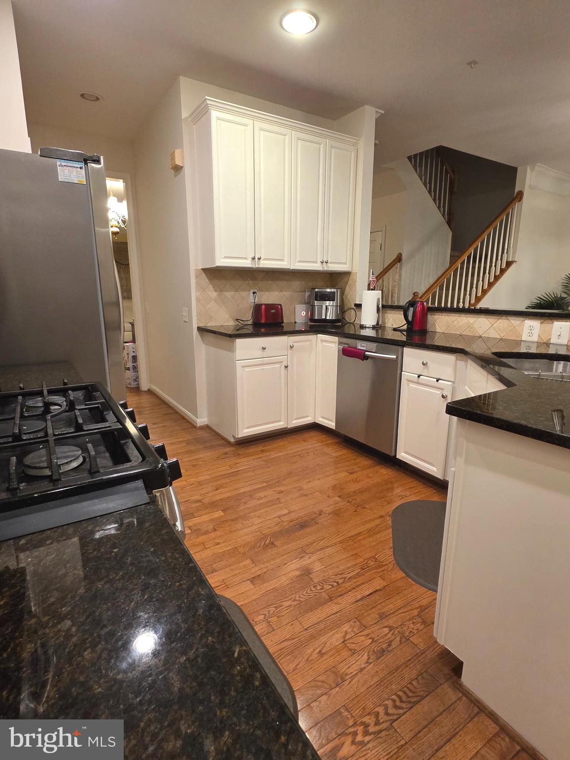 LOUDOUN PARKWAY CENTER - Residential Lease