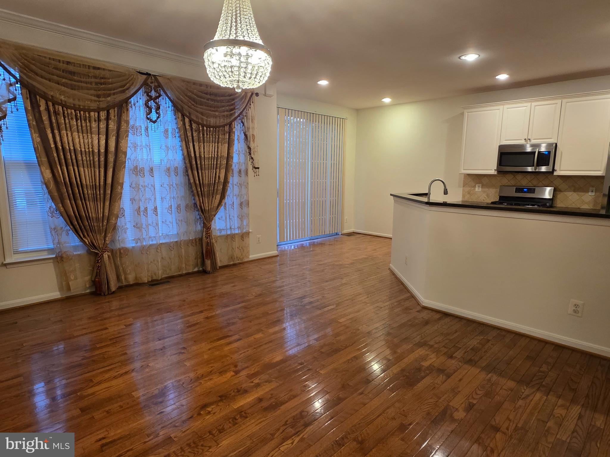 LOUDOUN PARKWAY CENTER - Residential Lease