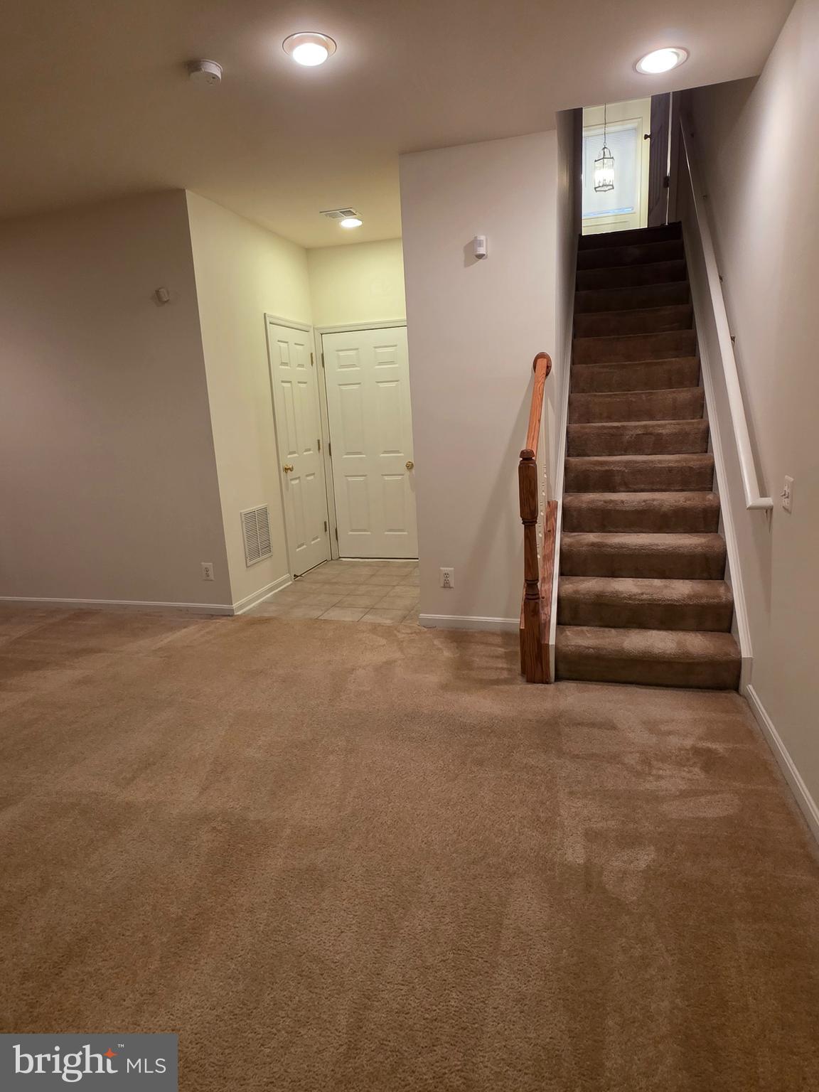 LOUDOUN PARKWAY CENTER - Residential Lease