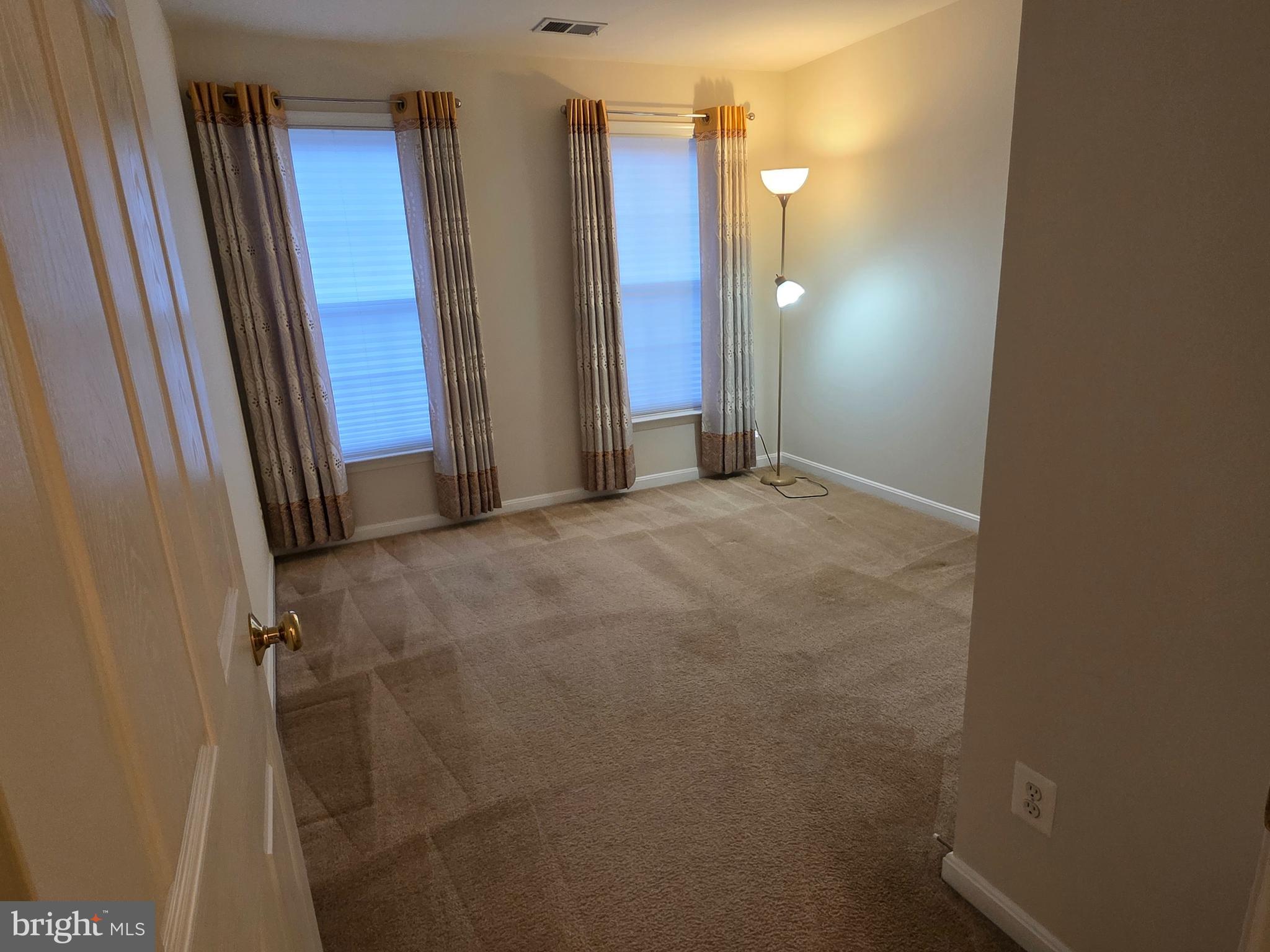 LOUDOUN PARKWAY CENTER - Residential Lease