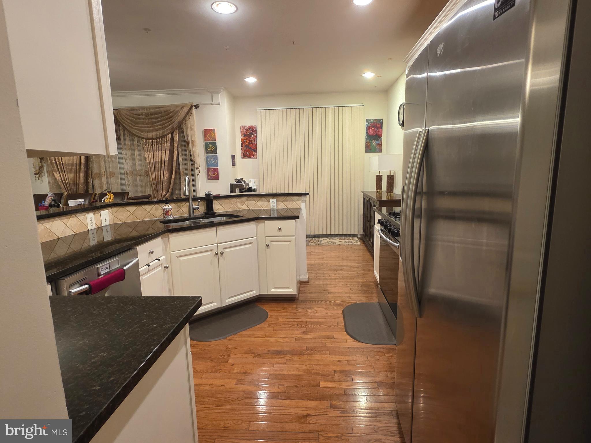 LOUDOUN PARKWAY CENTER - Residential Lease