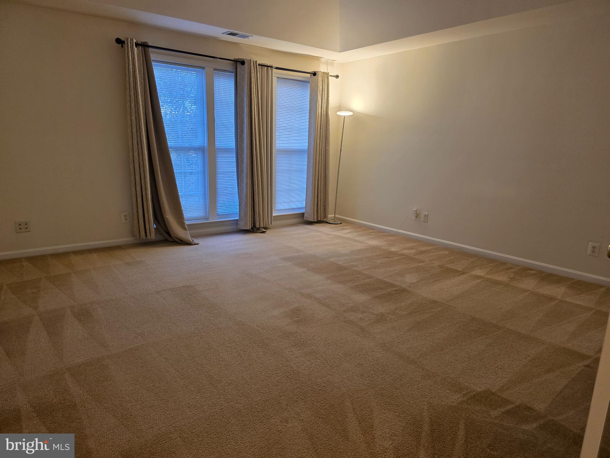 LOUDOUN PARKWAY CENTER - Residential Lease