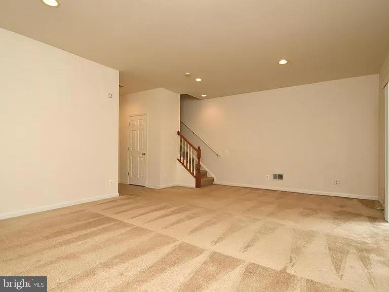 LOUDOUN PARKWAY CENTER - Residential Lease