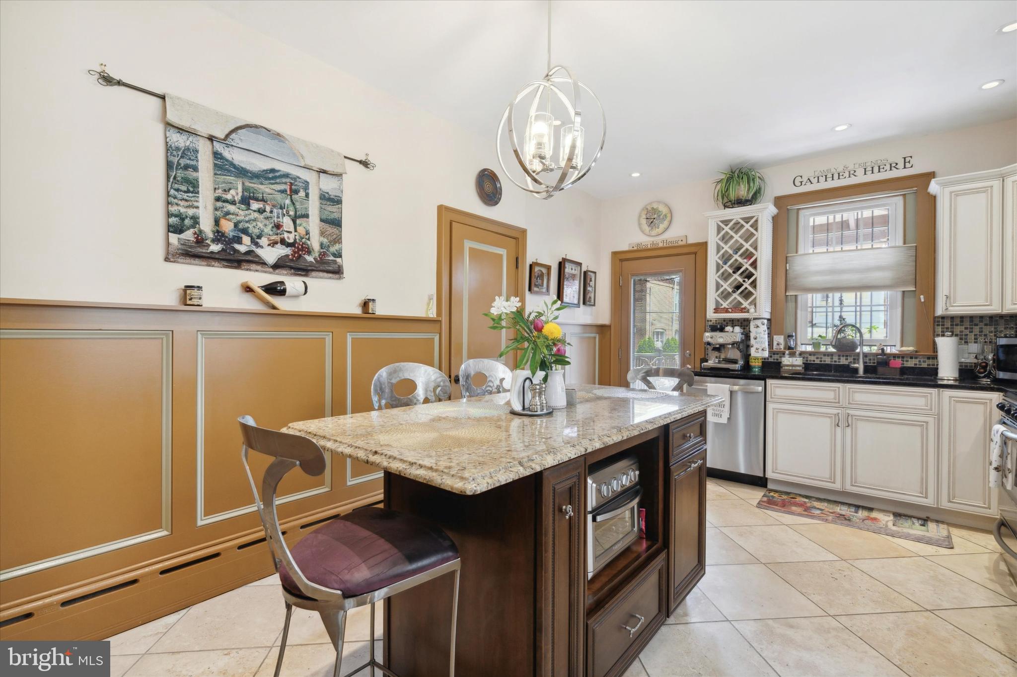 GIRARD ESTATES - Residential