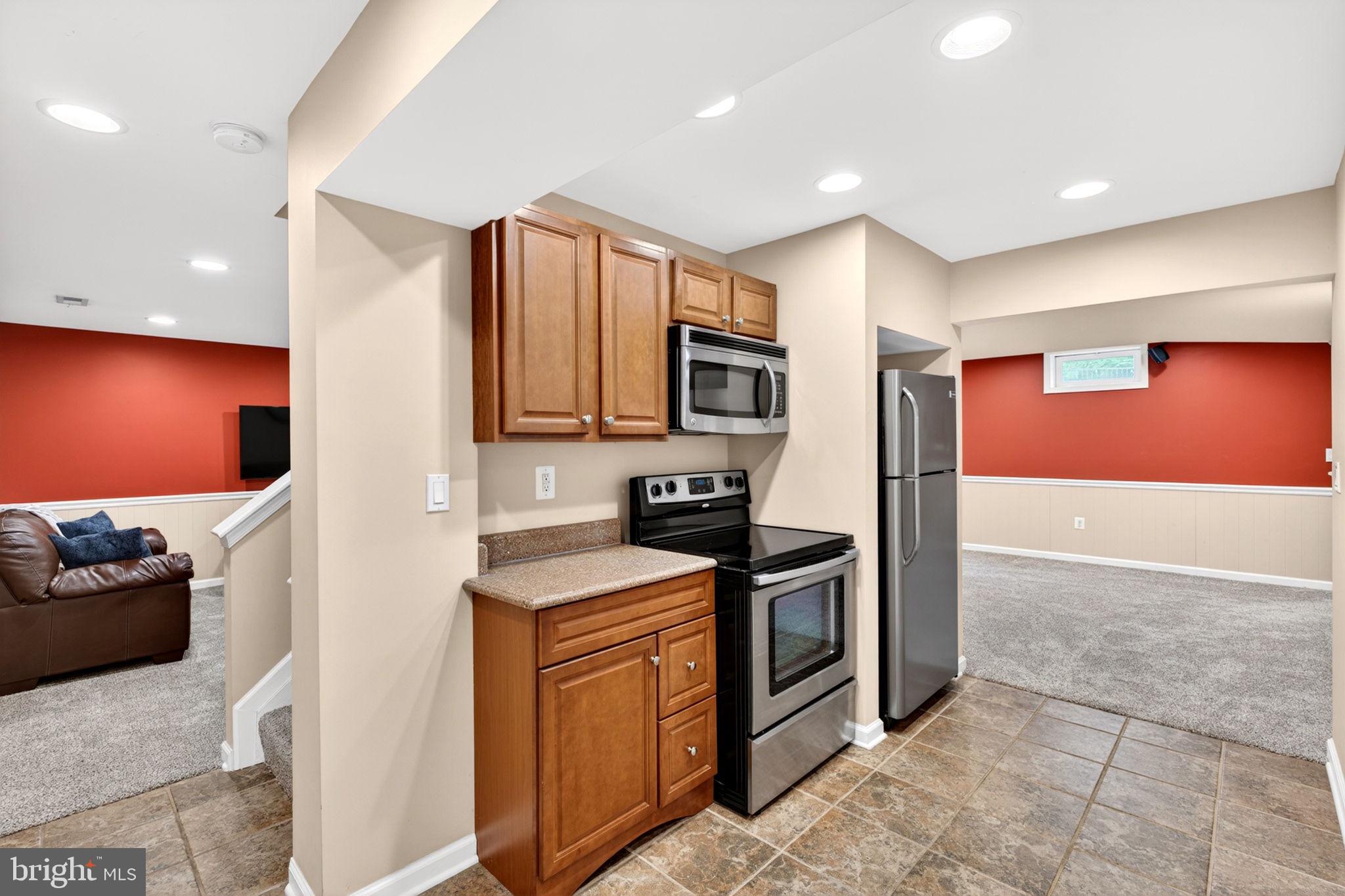 MAXA MEADOWS - Residential