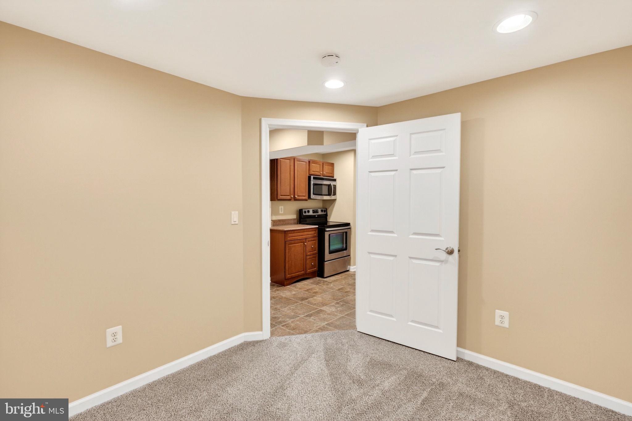 MAXA MEADOWS - Residential