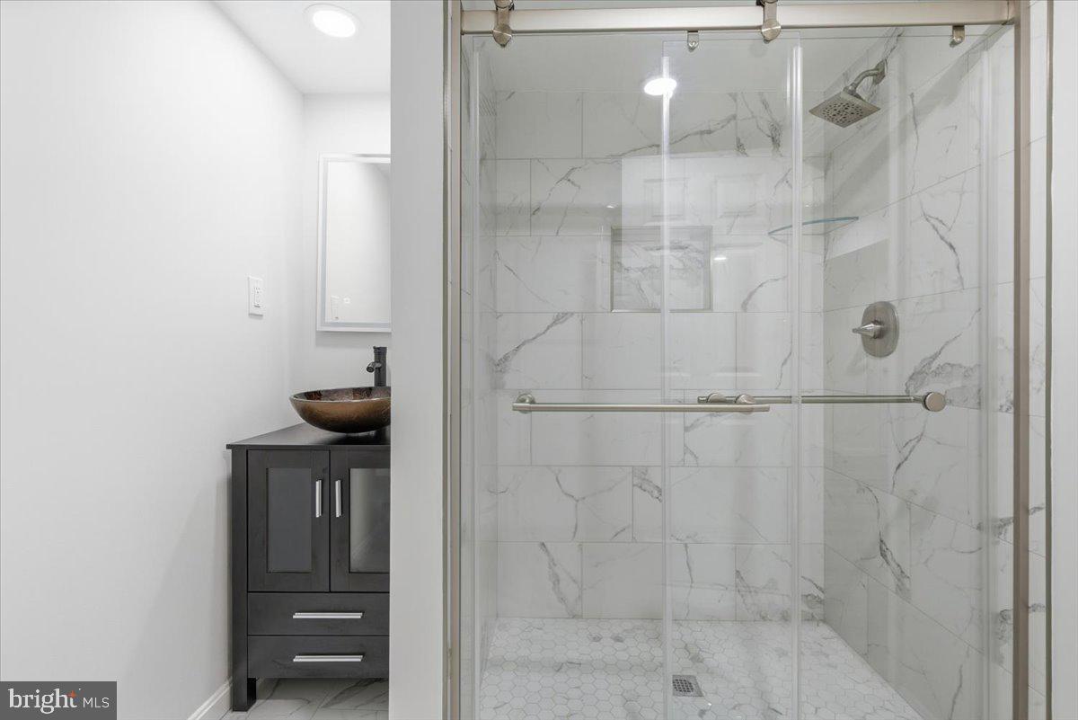 GLASSMANOR - Residential