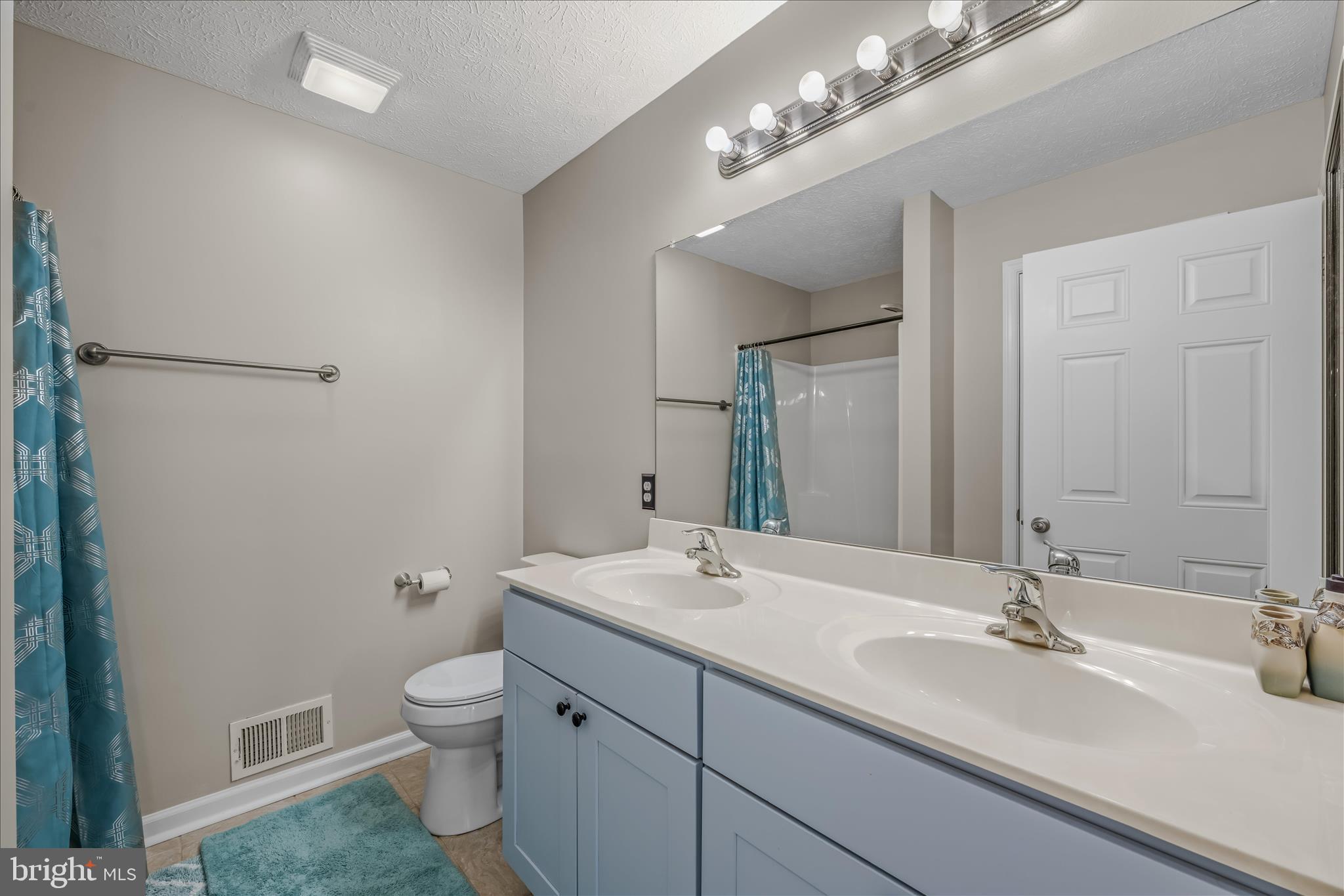 THE VINEYARDS - Residential