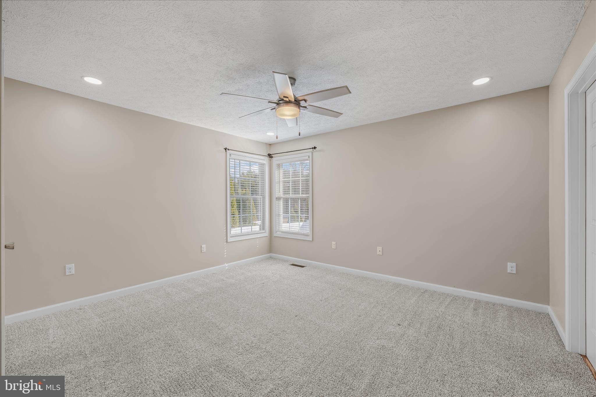 THE VINEYARDS - Residential