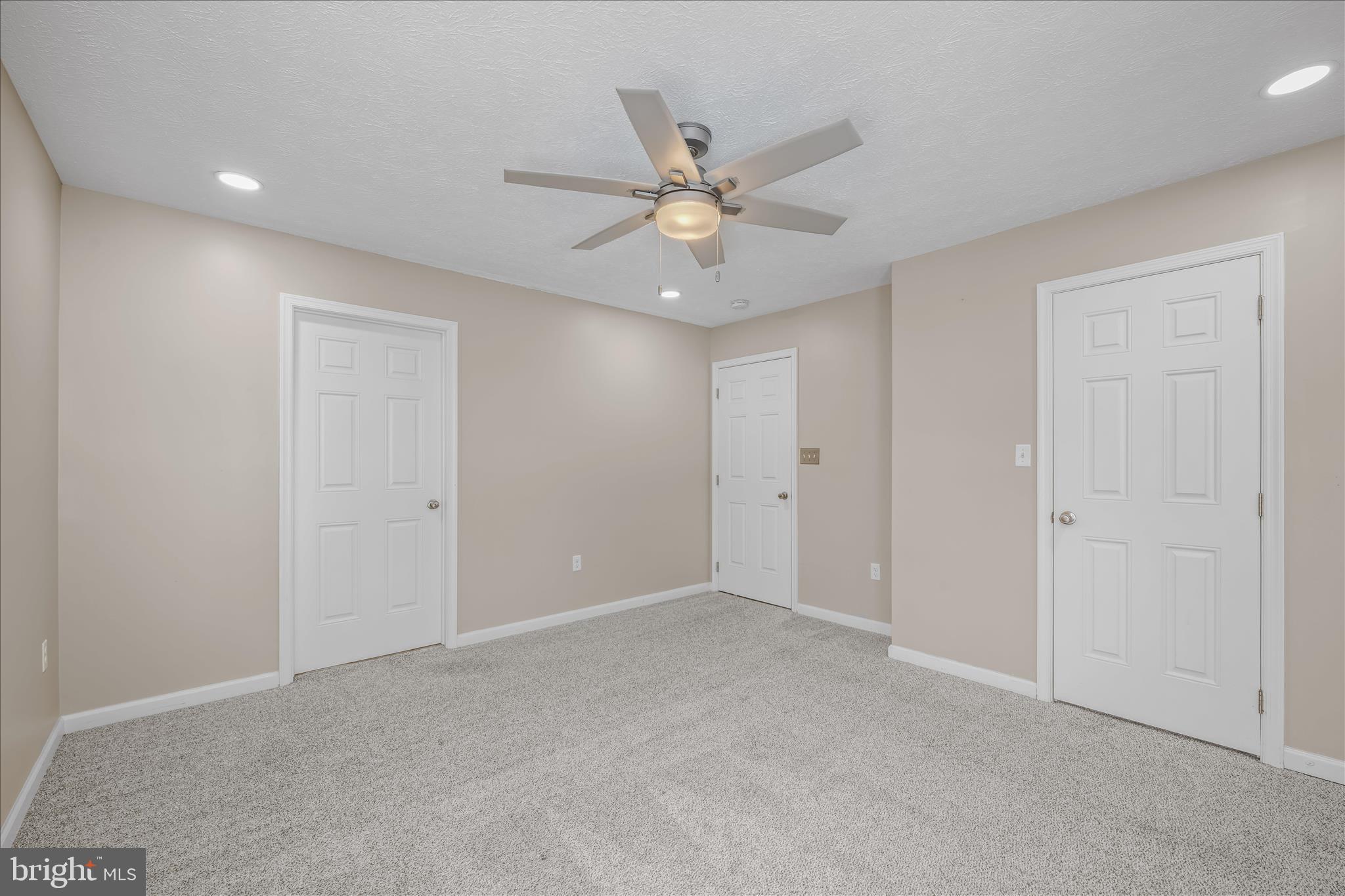 THE VINEYARDS - Residential