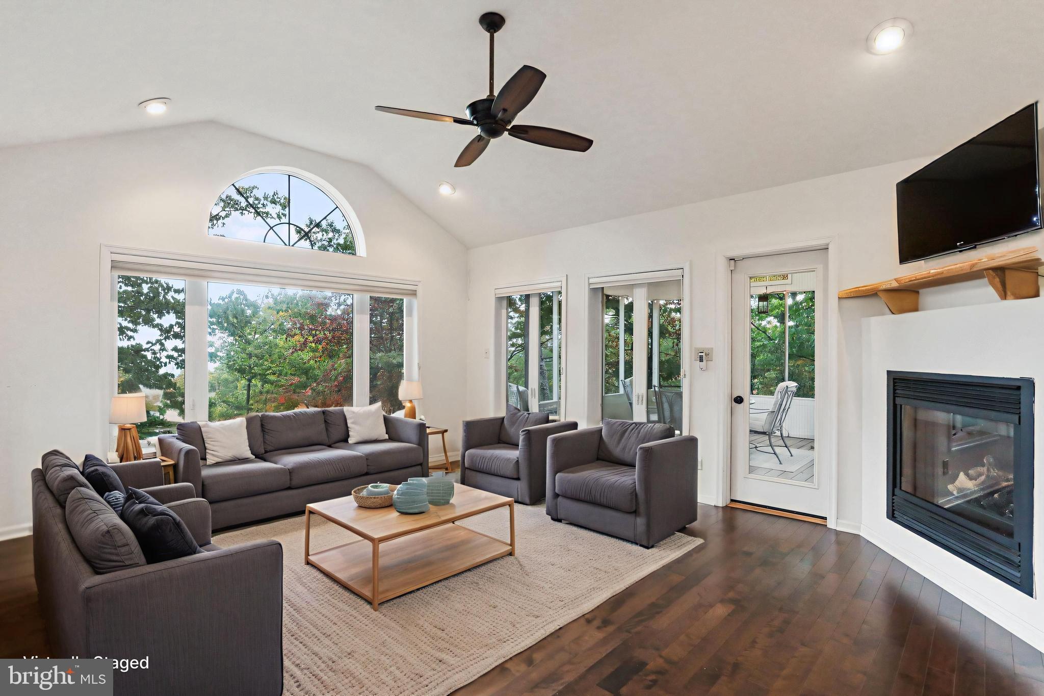 THE WOODS - Residential