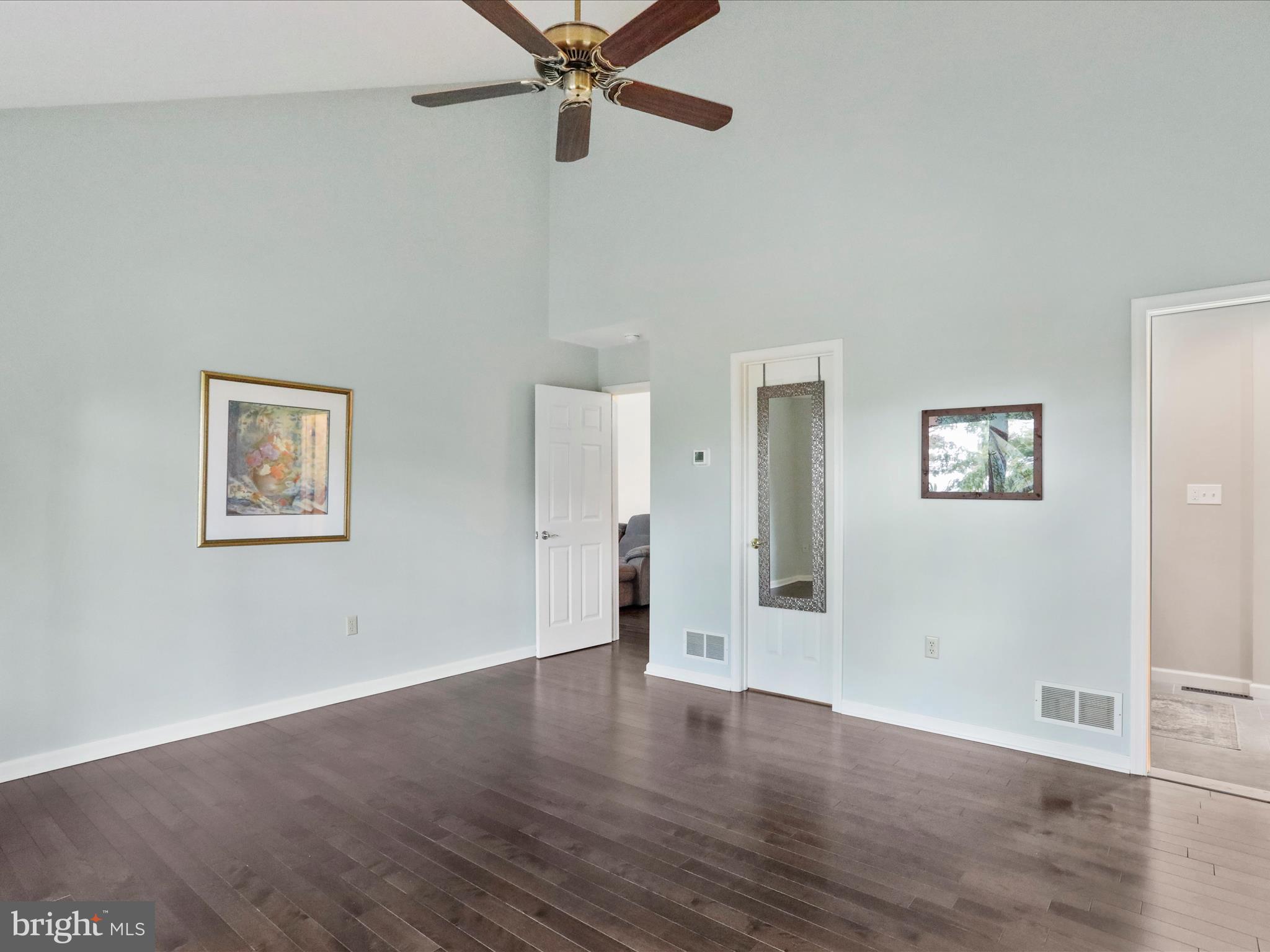 THE WOODS - Residential