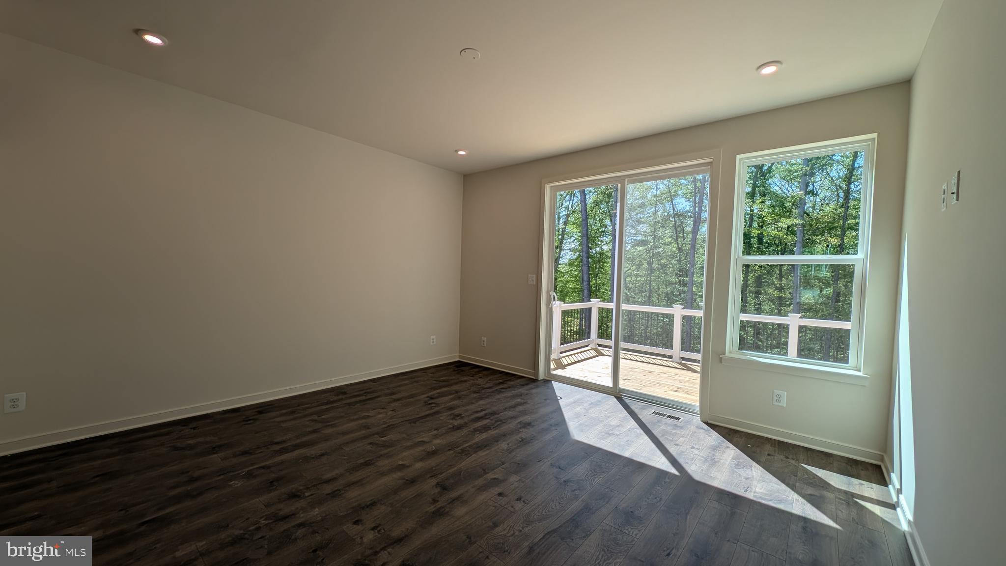 DALE WOODS - Residential Lease