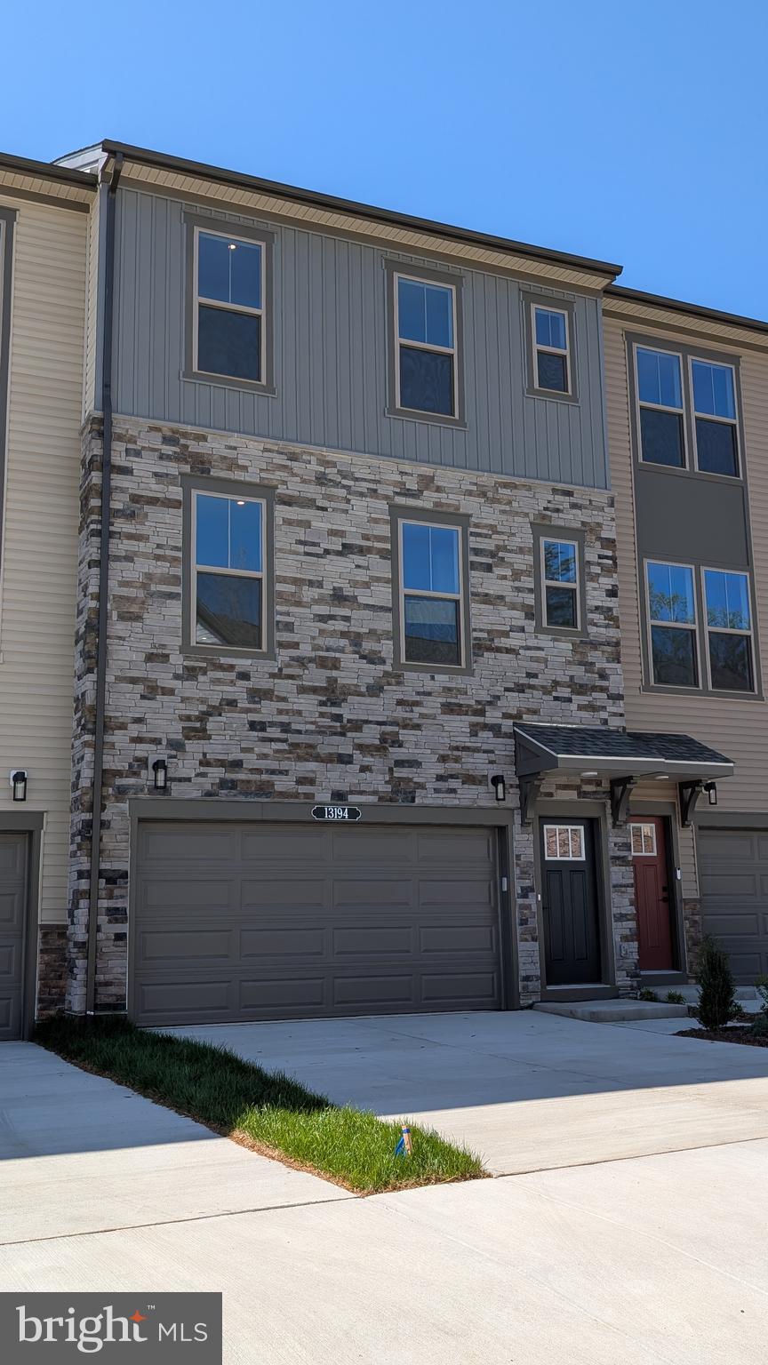 DALE WOODS - Residential Lease