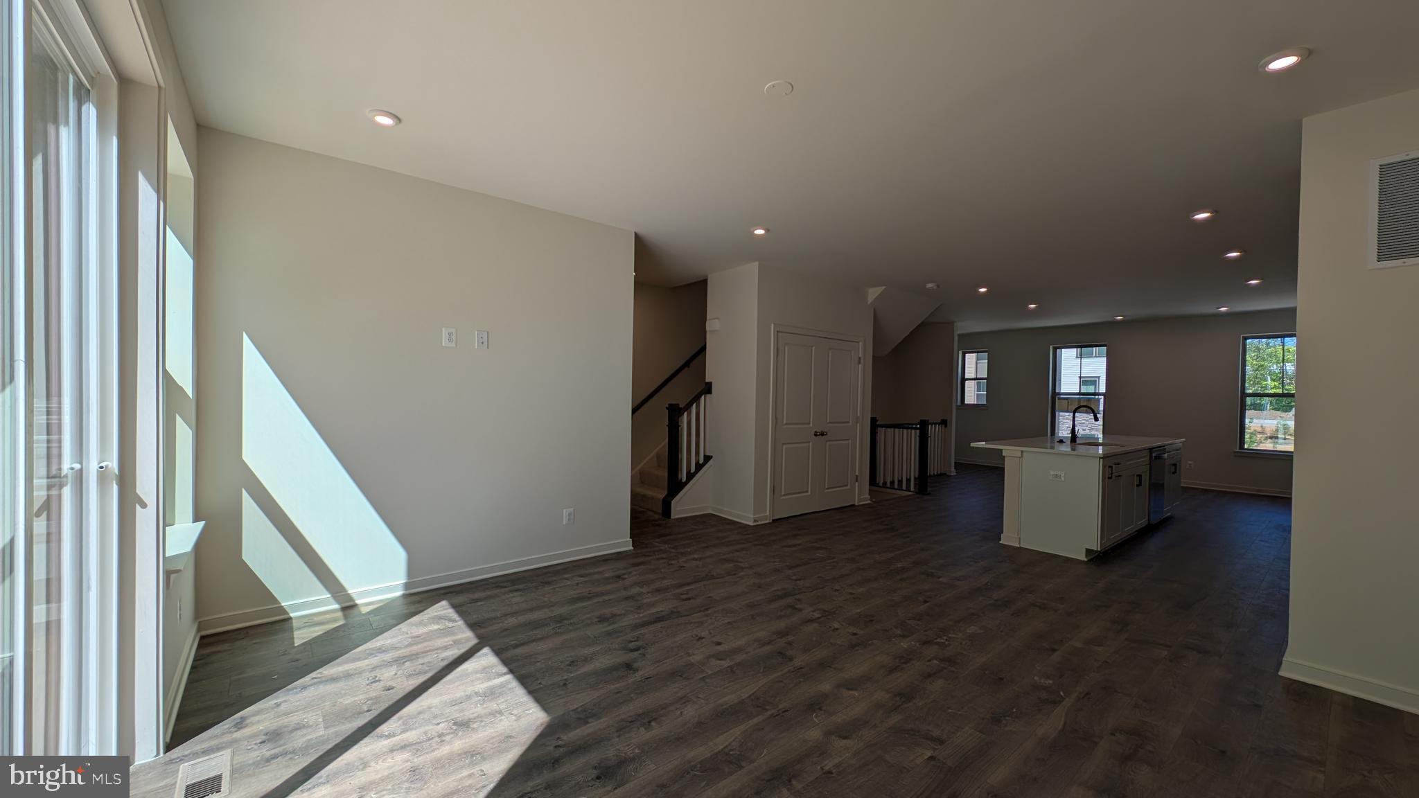 DALE WOODS - Residential Lease