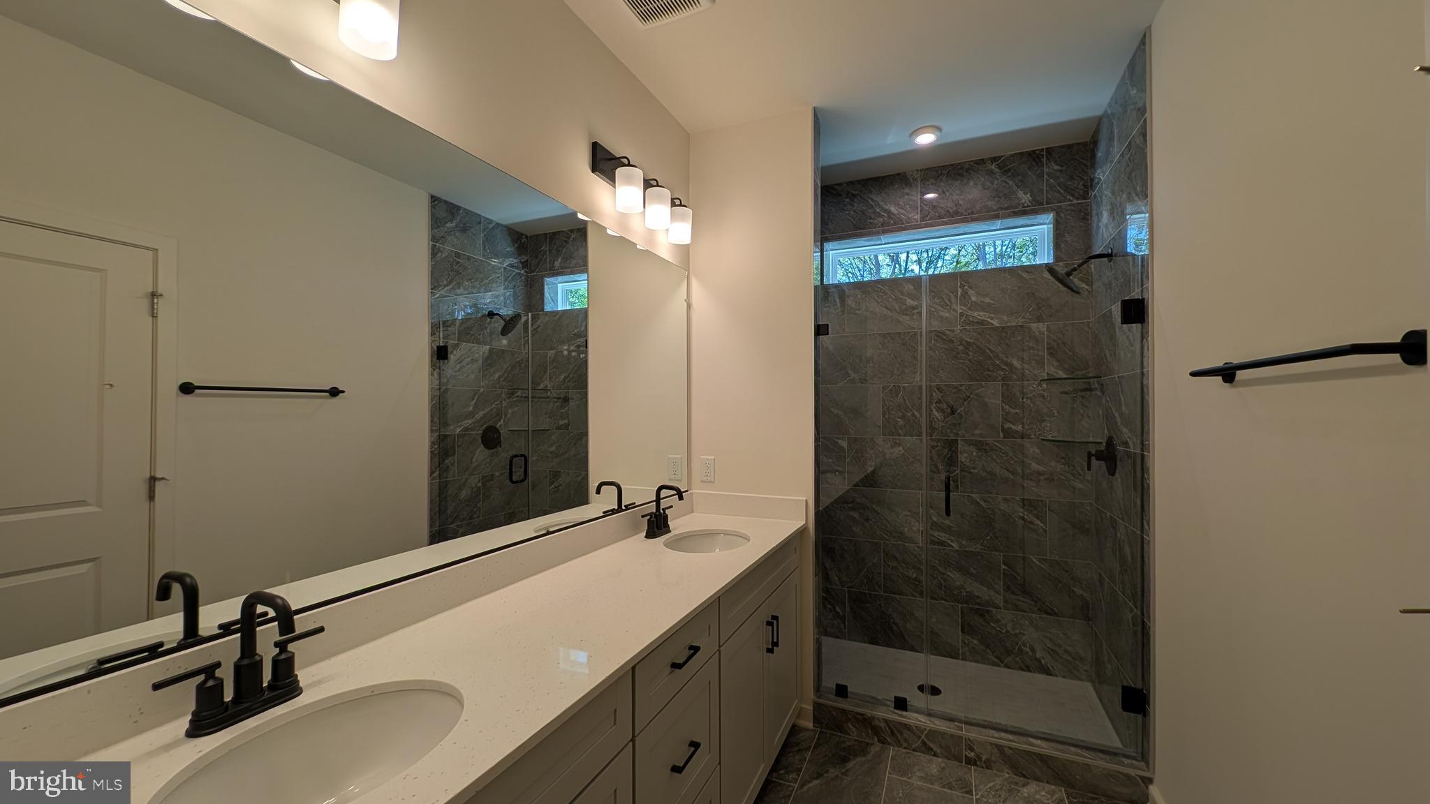 DALE WOODS - Residential Lease