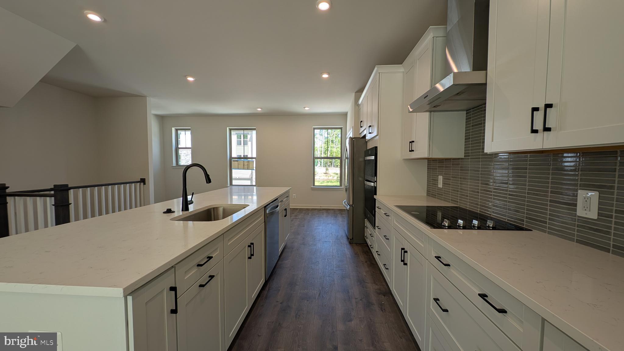 DALE WOODS - Residential Lease