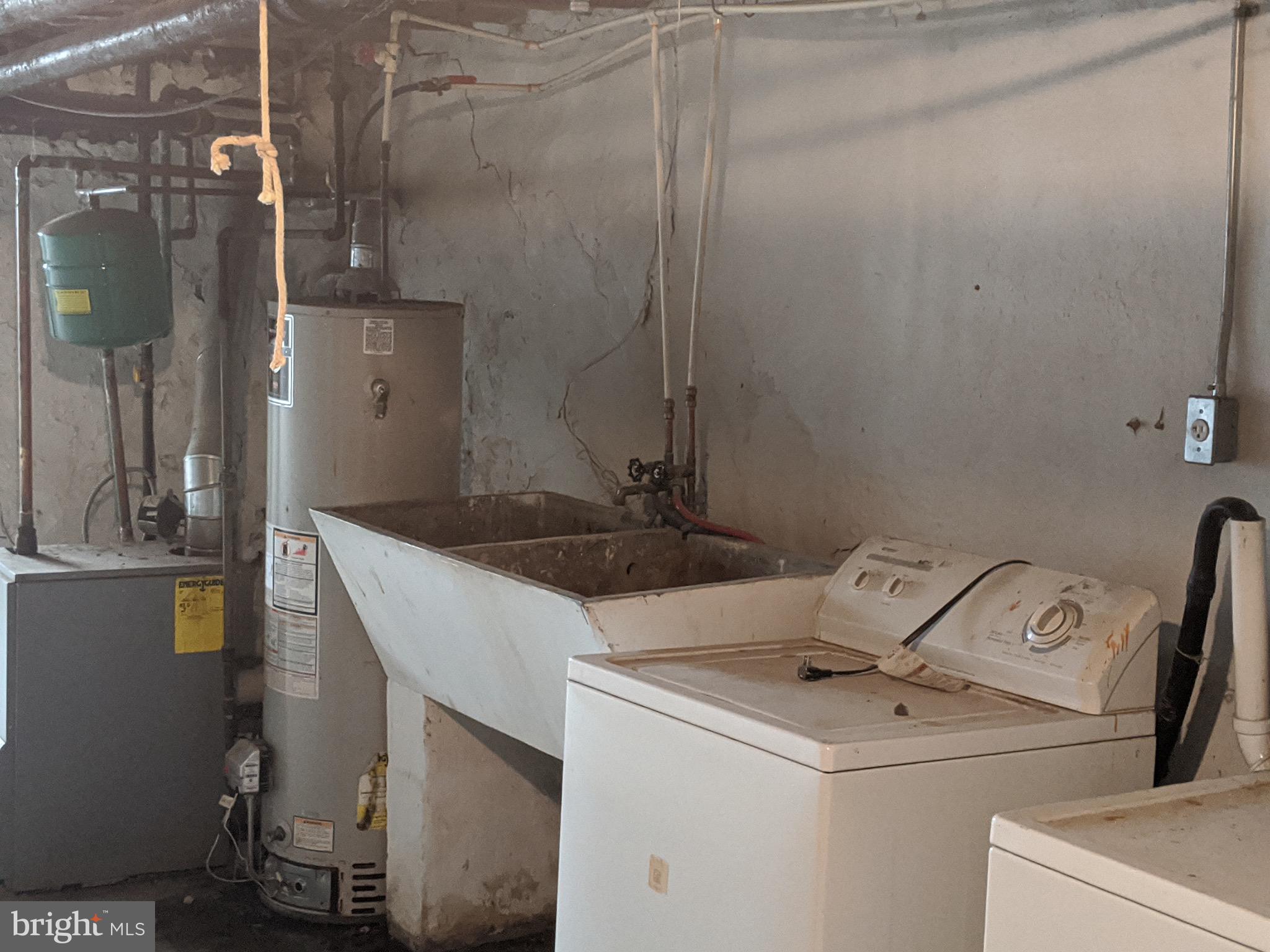 LAWNCREST - Residential