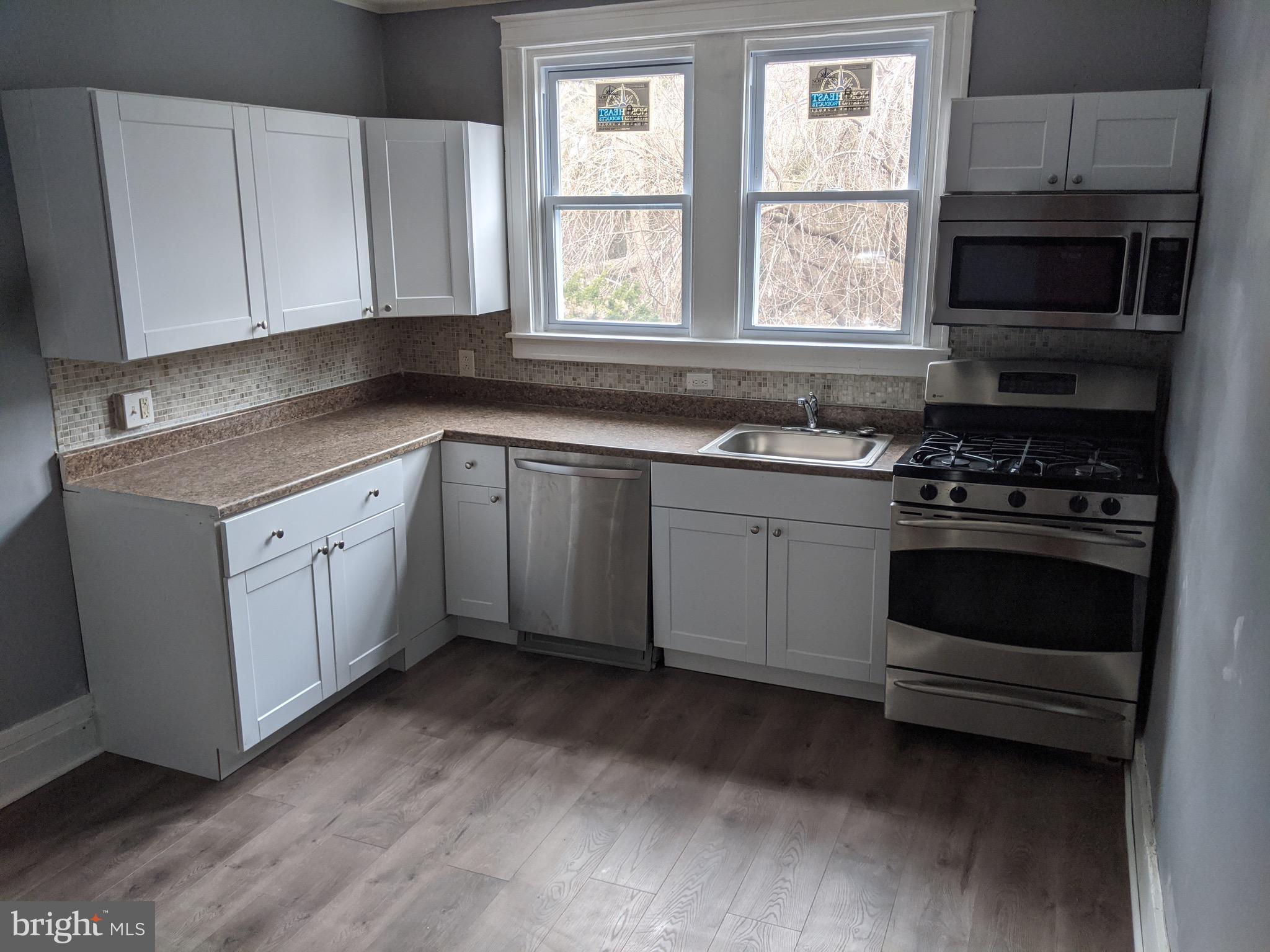 LAWNCREST - Residential