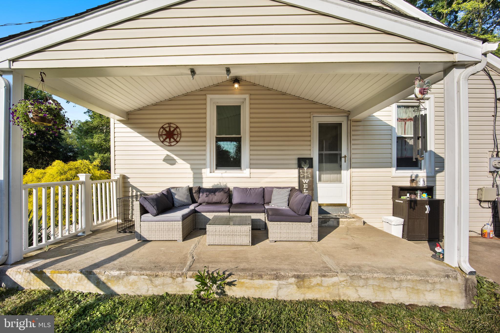PEBBLE HILL - Residential