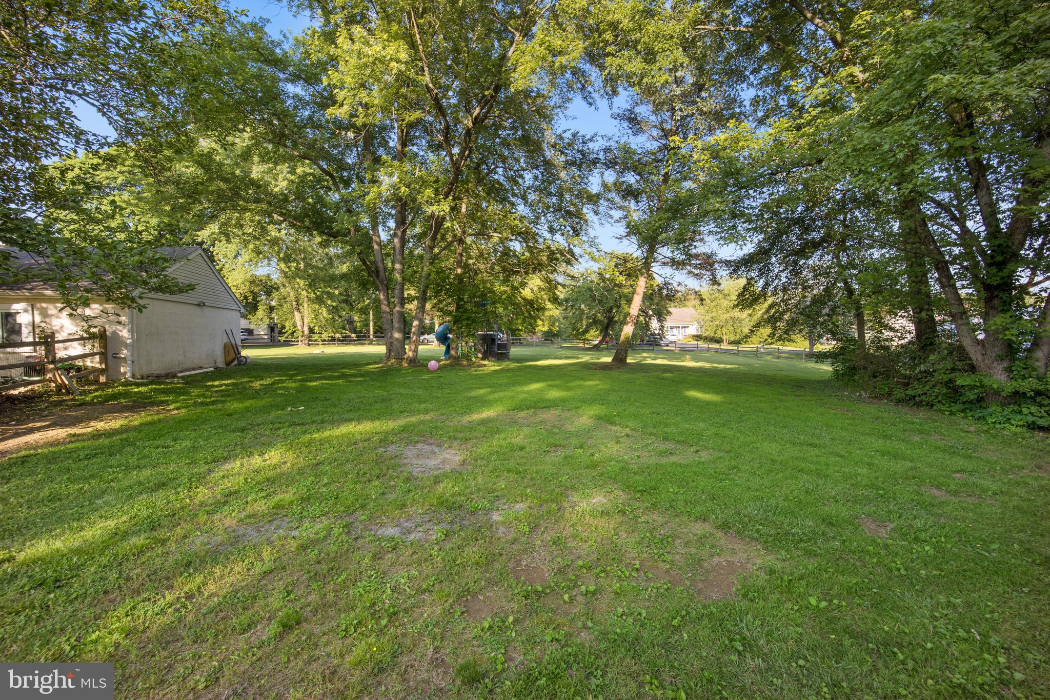 PEBBLE HILL - Residential