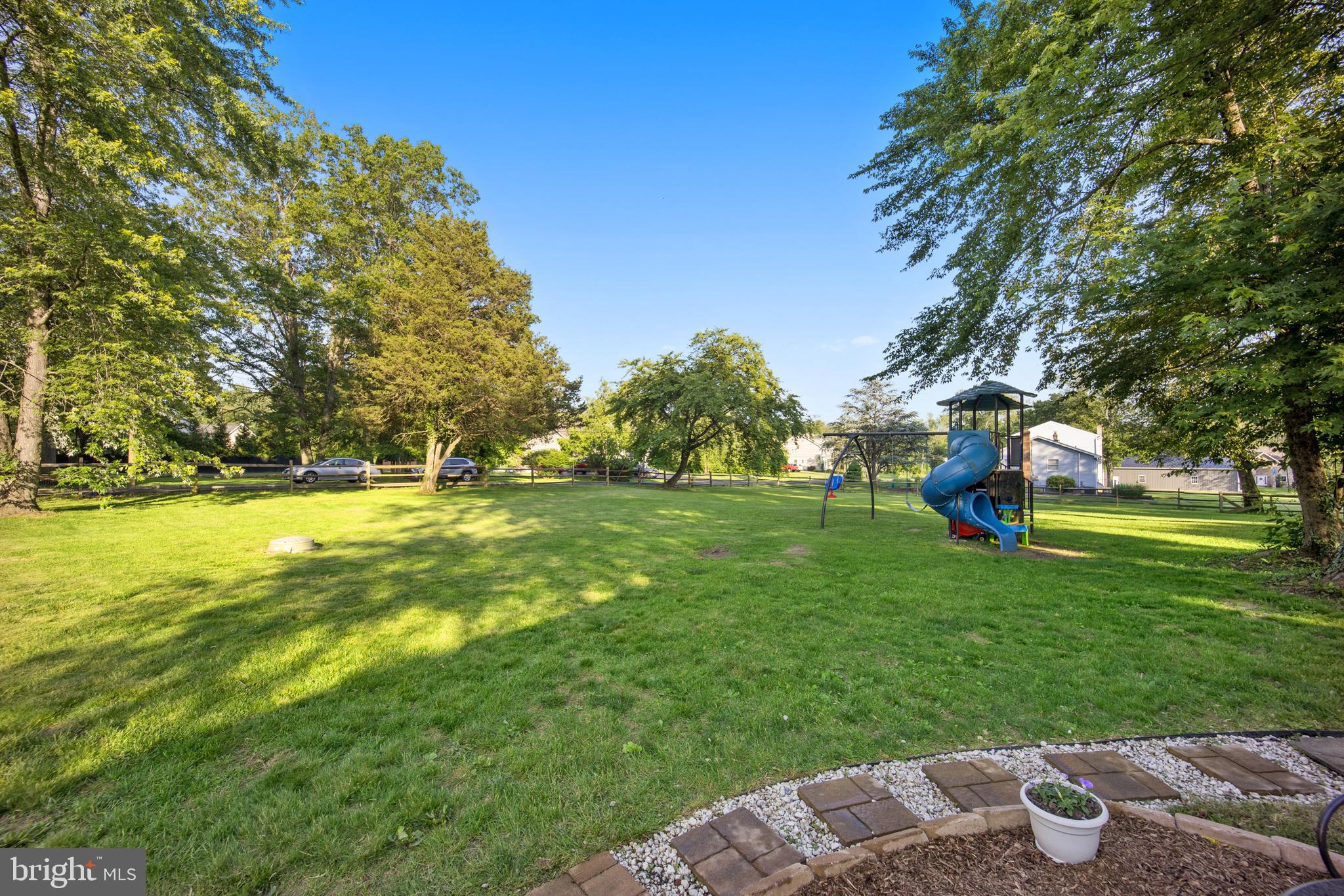 PEBBLE HILL - Residential