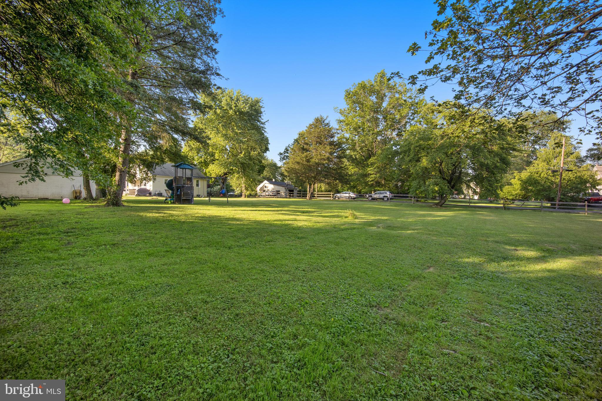 PEBBLE HILL - Residential