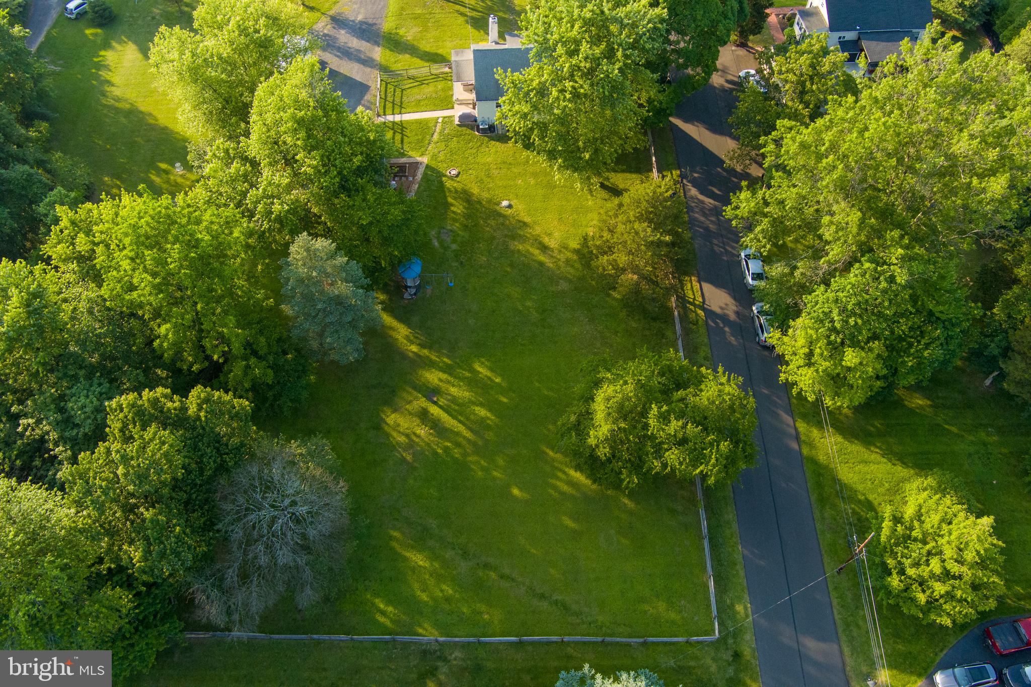 PEBBLE HILL - Residential
