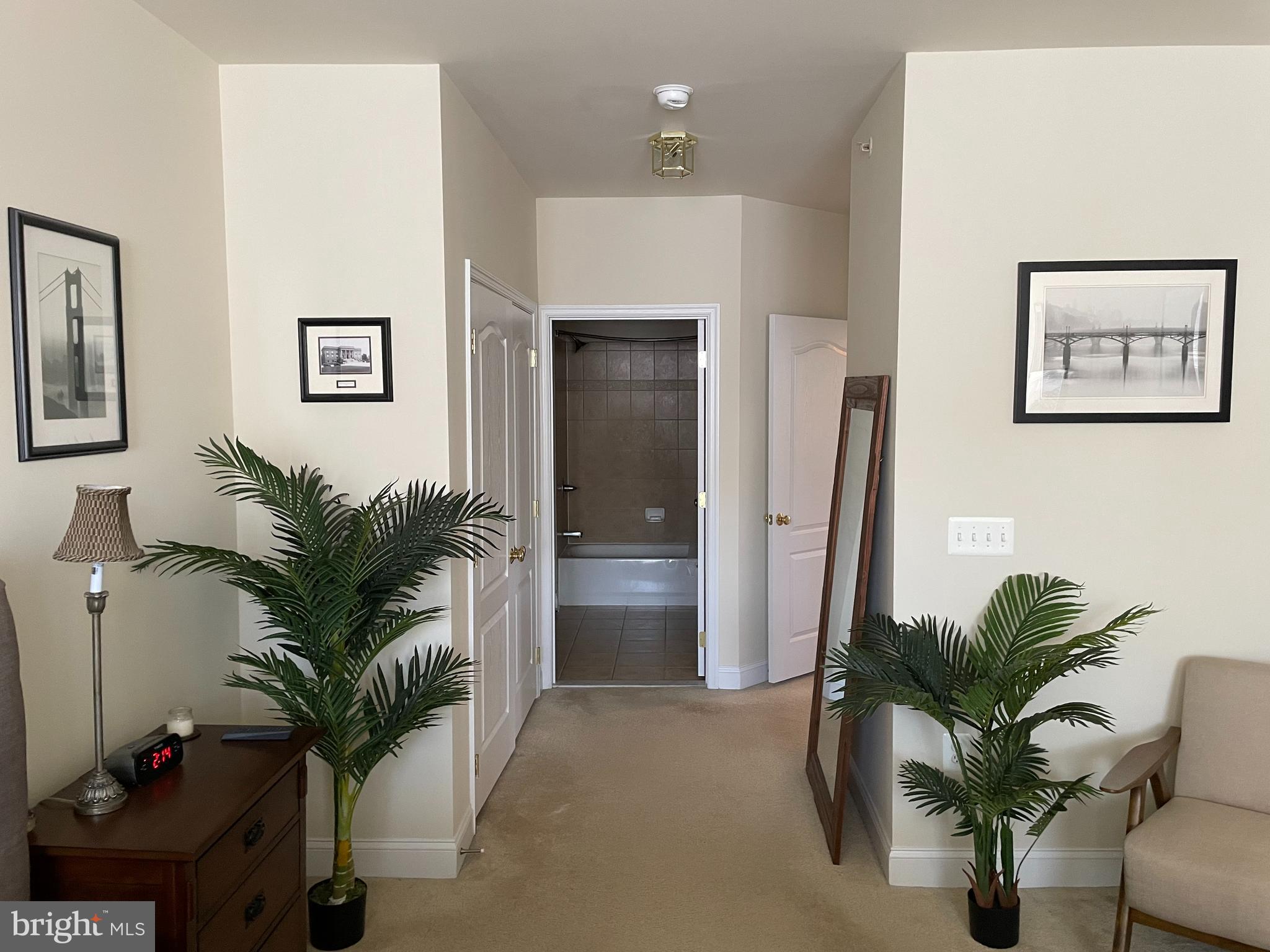 RIVER HILL - Residential