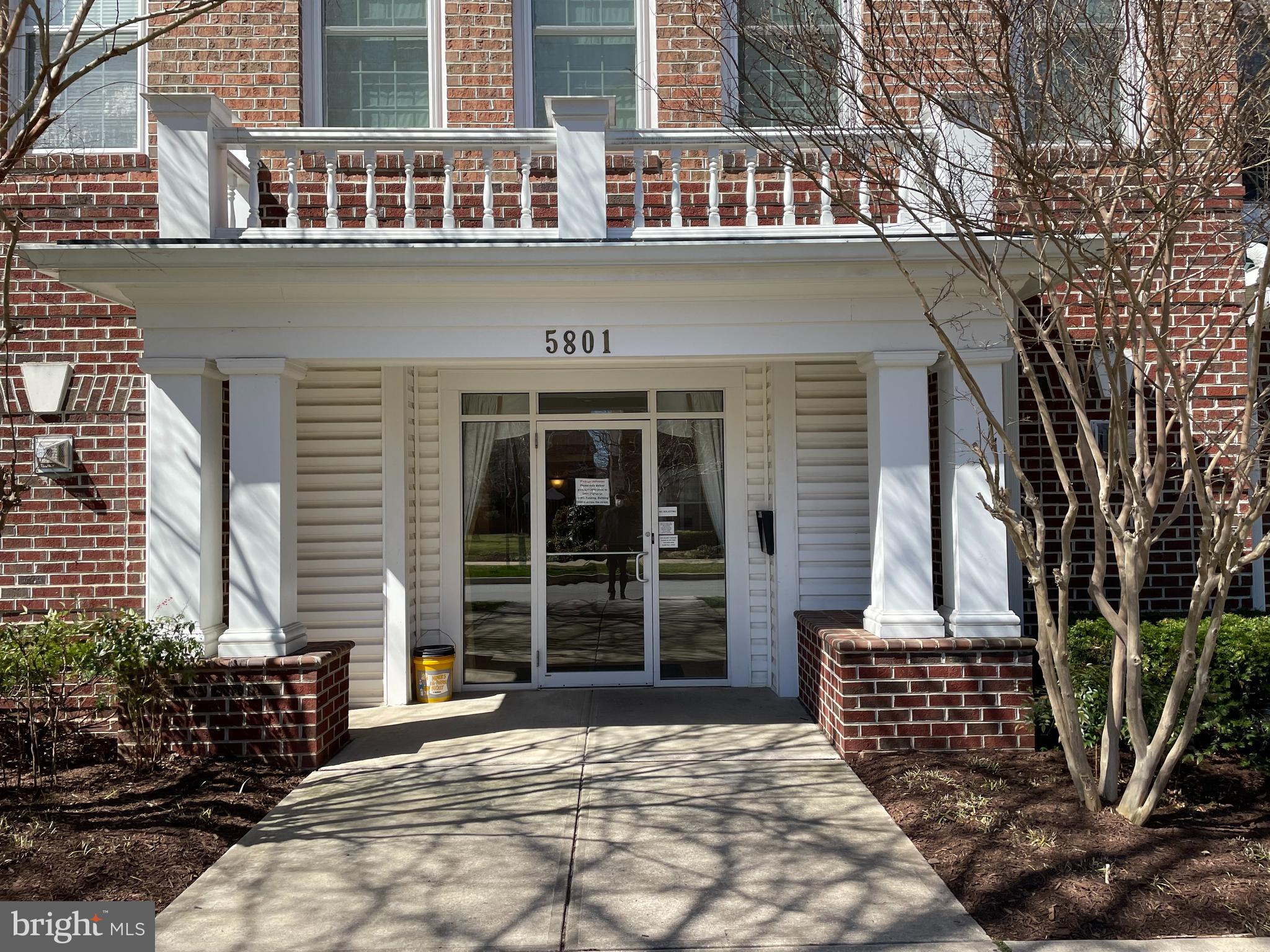 RIVER HILL - Residential