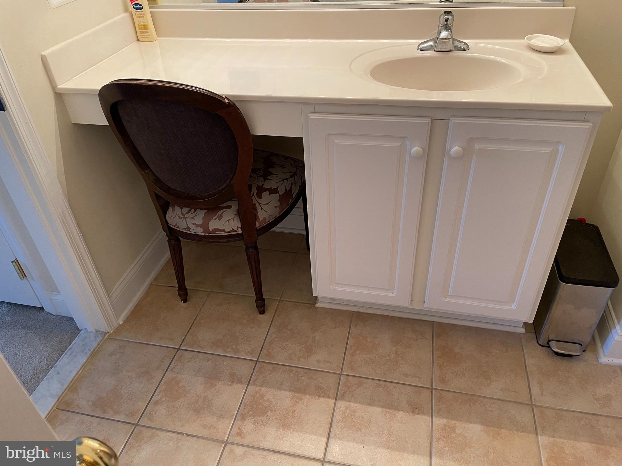 RIVER HILL - Residential