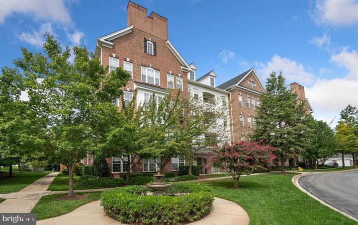 RIVER HILL - Residential