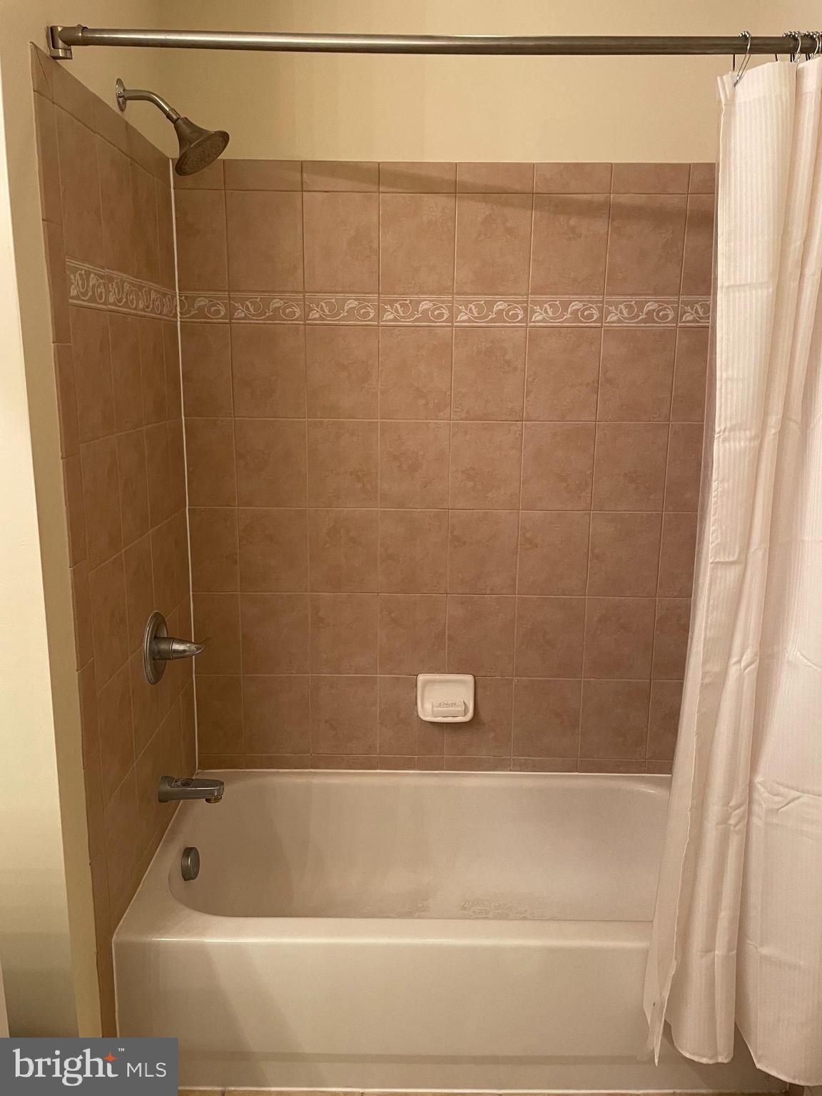 RIVER HILL - Residential