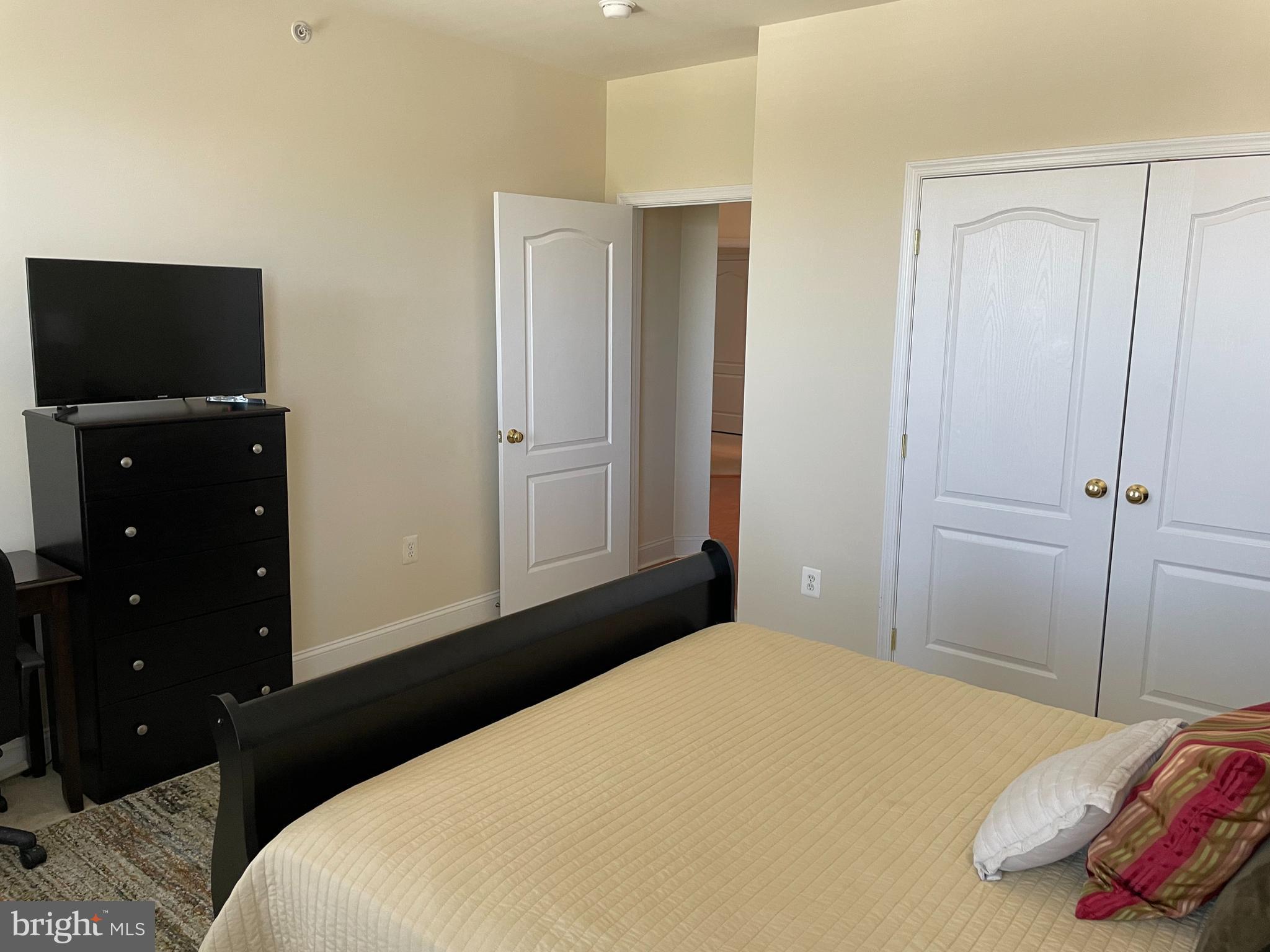 RIVER HILL - Residential