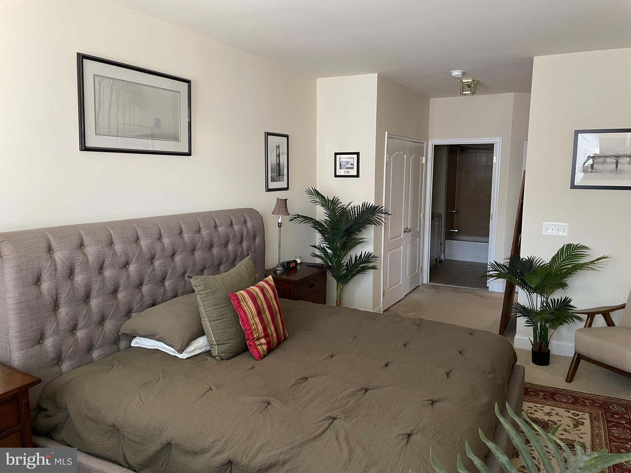 RIVER HILL - Residential