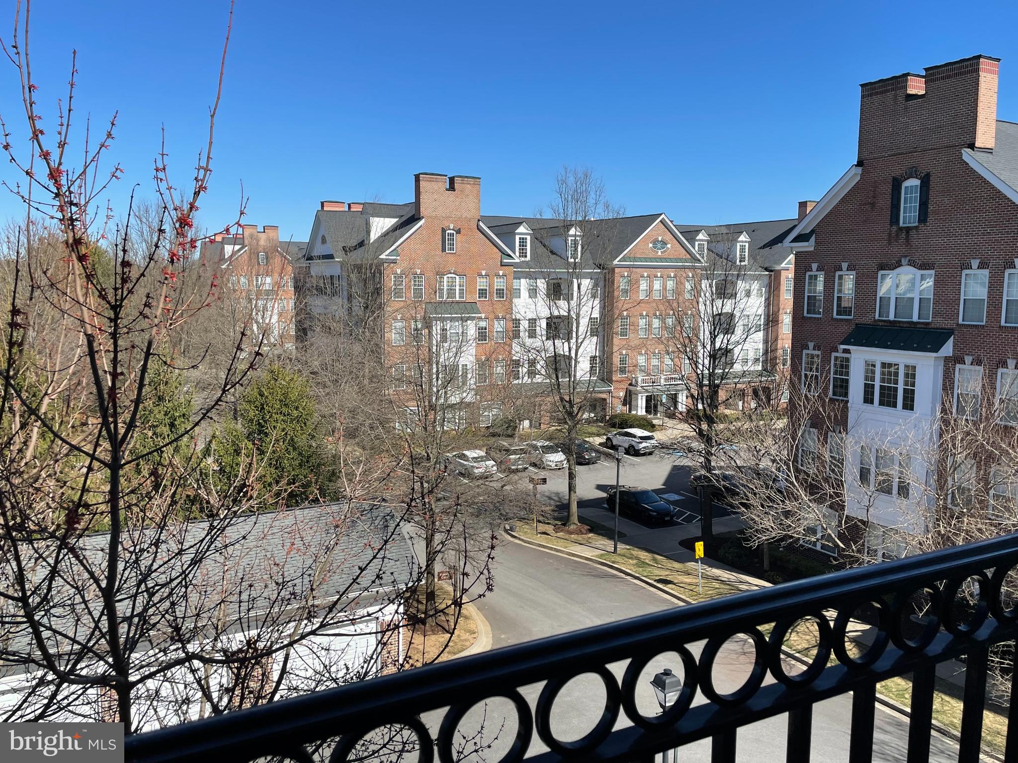 RIVER HILL - Residential