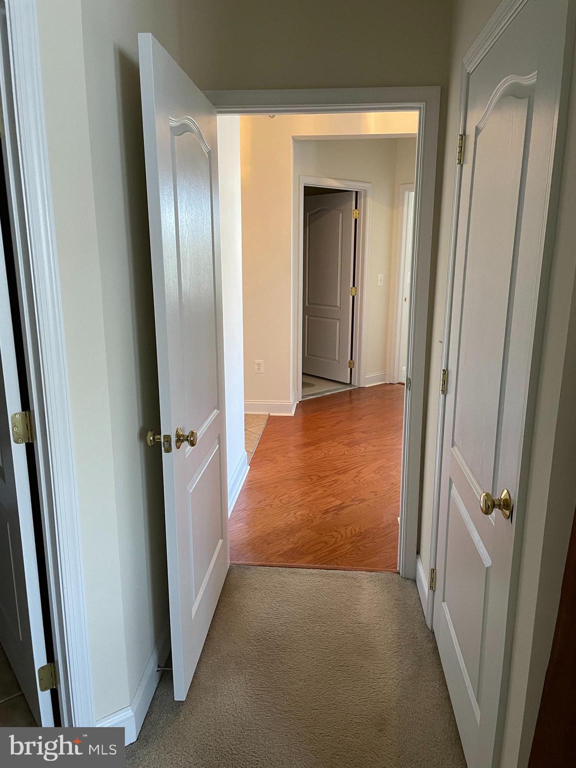 RIVER HILL - Residential